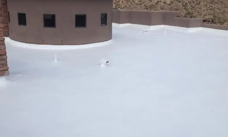 عزل الأسطح من مياه الأمطار